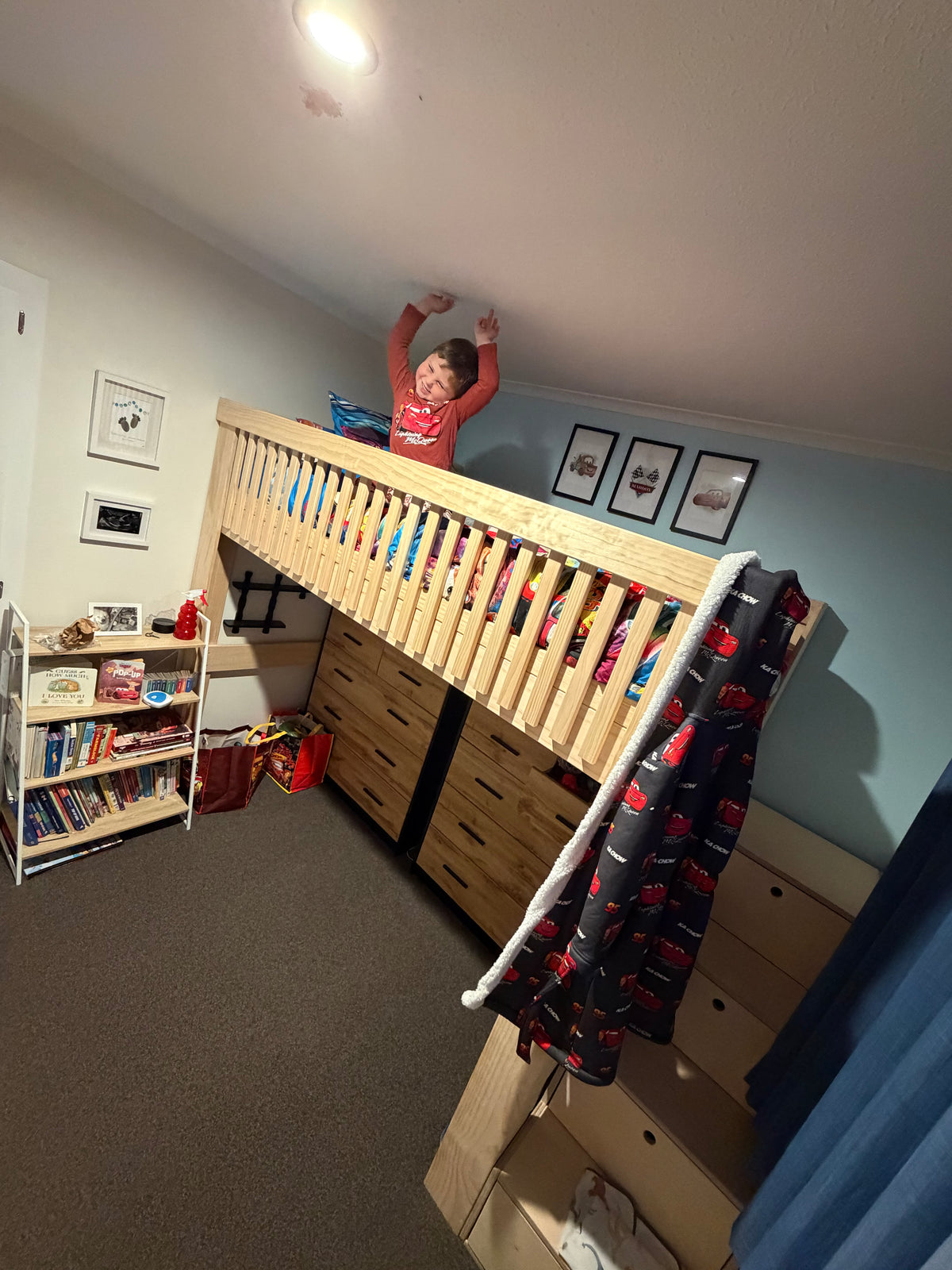 Magic of Wood loft bed in a real customer bedroom