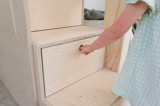 Staircase with 4 drawers