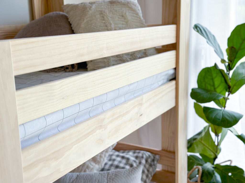 Classic Triple vertical bunk bed PINE