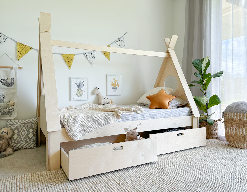 Teepee canopy bed